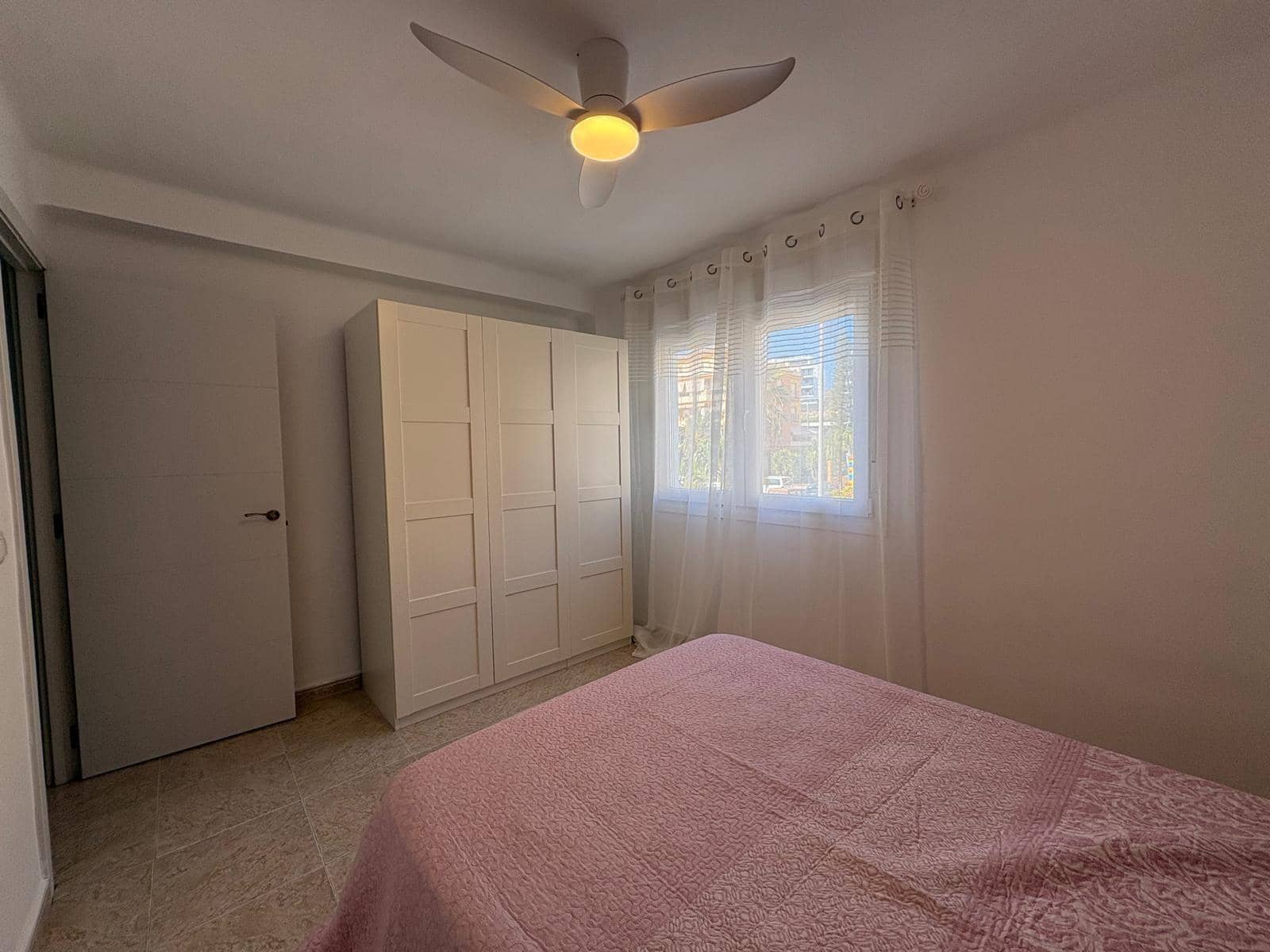 3 slaapkamer Flat te huur in Algarrobo - € 950 (Ref: 10120044)