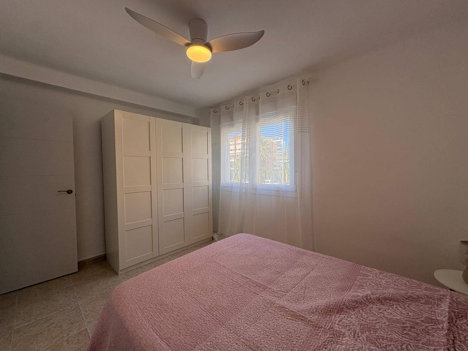 3 slaapkamer Flat te huur in Algarrobo - € 950 (Ref: 10120044)