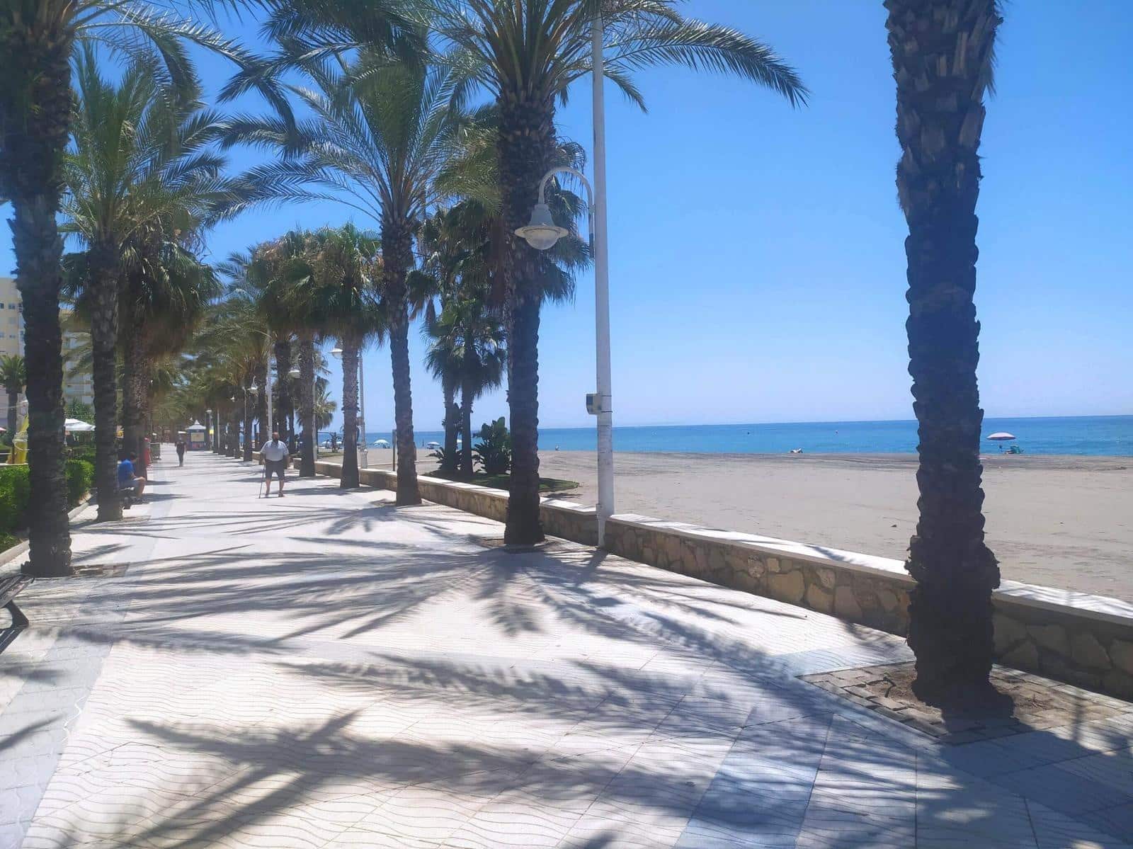 3 slaapkamer Flat te huur in Algarrobo - € 950 (Ref: 10120044)