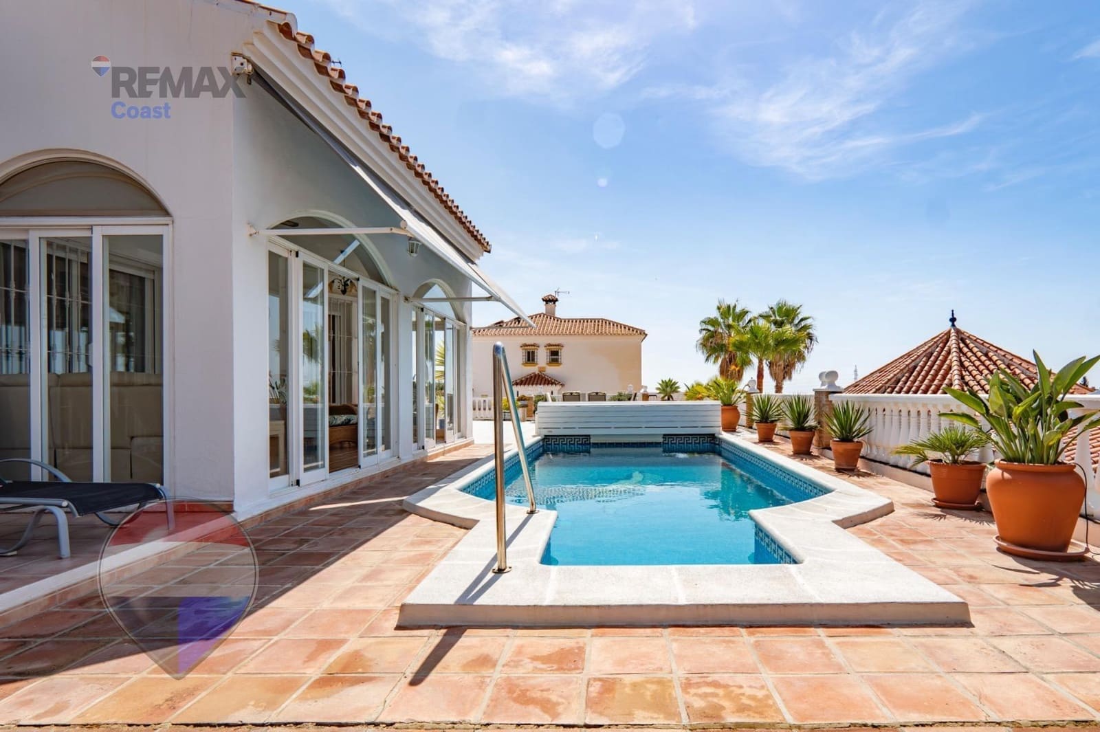 3 soveværelse Villa til salg i Benajarafe med swimmingpool garage - € 575.000 (Ref: 10136209)