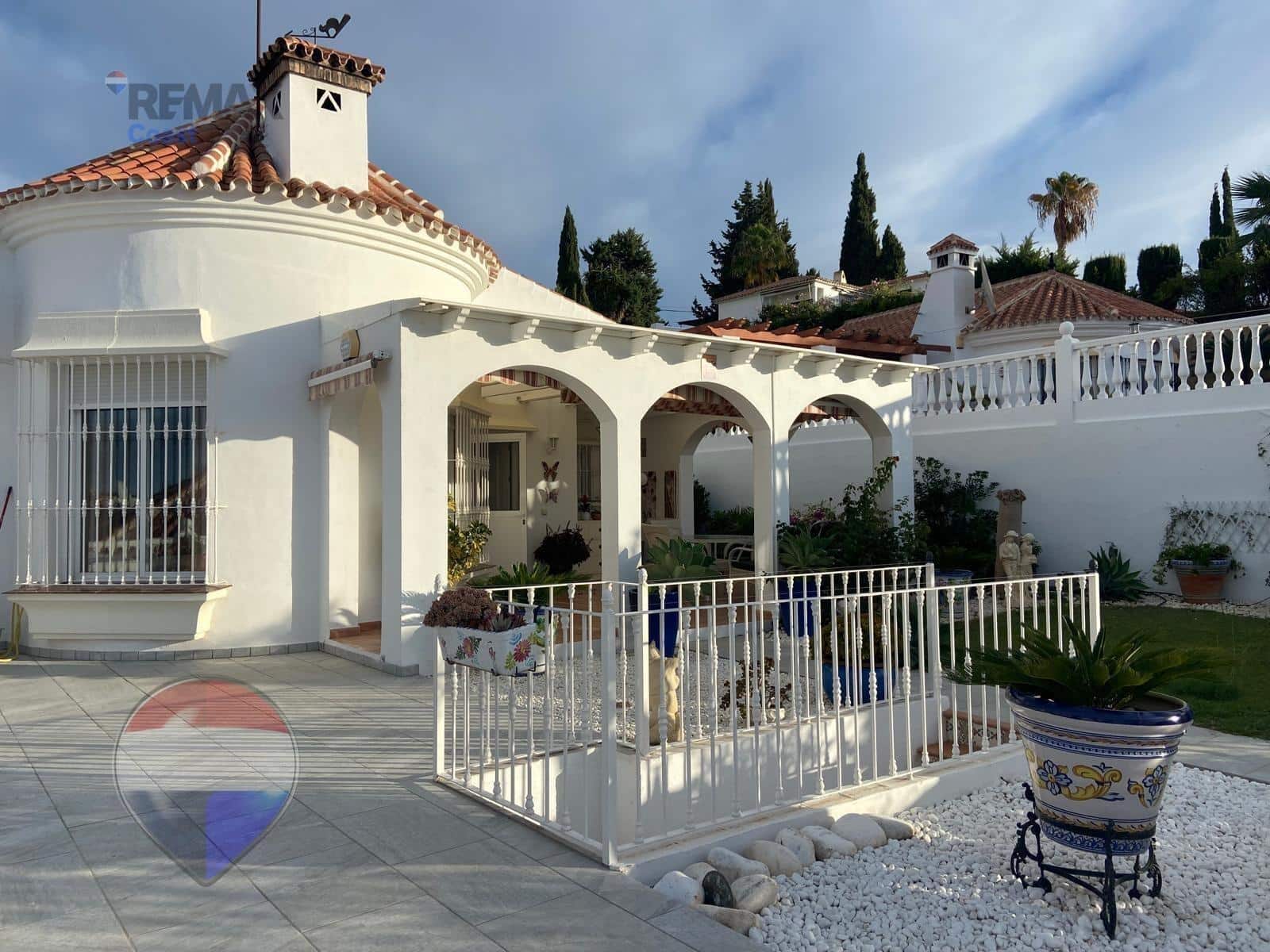 3 soveværelse Villa til salg i Benajarafe med swimmingpool garage - € 575.000 (Ref: 10136209)