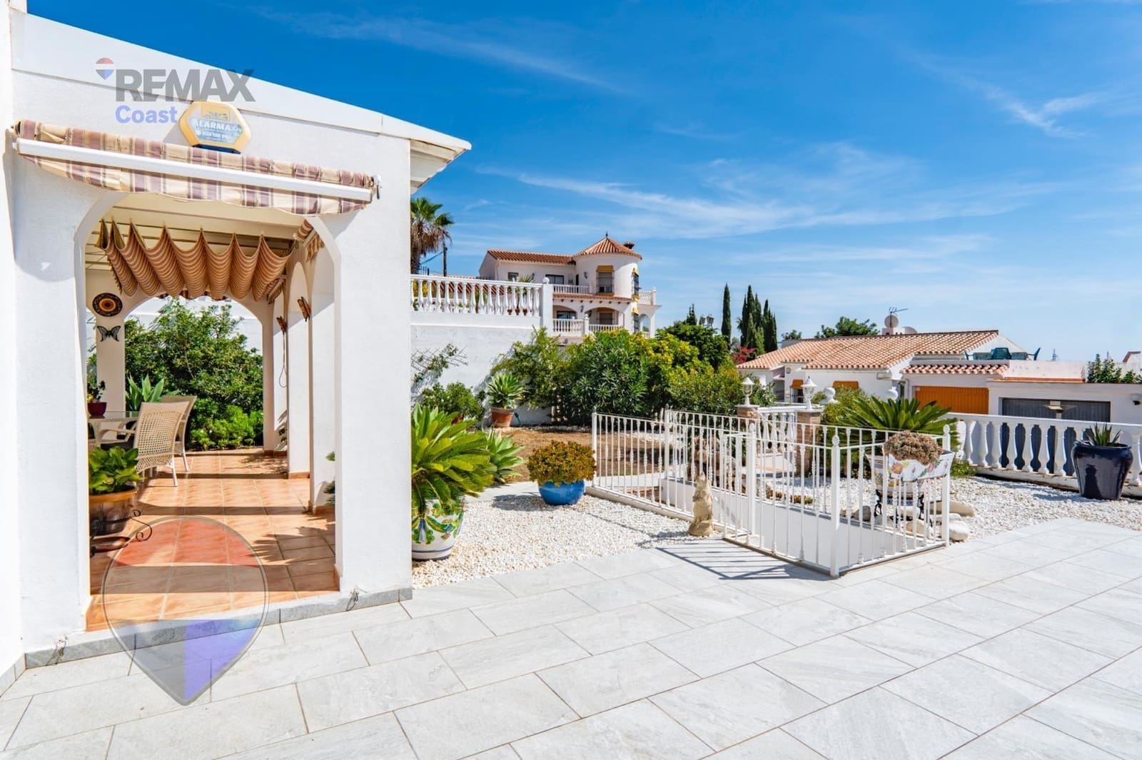 3 soveværelse Villa til salg i Benajarafe med swimmingpool garage - € 575.000 (Ref: 10136209)