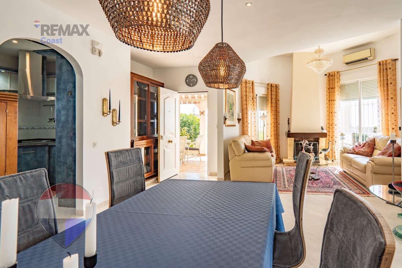 3 soveværelse Villa til salg i Benajarafe med swimmingpool garage - € 575.000 (Ref: 10136209)