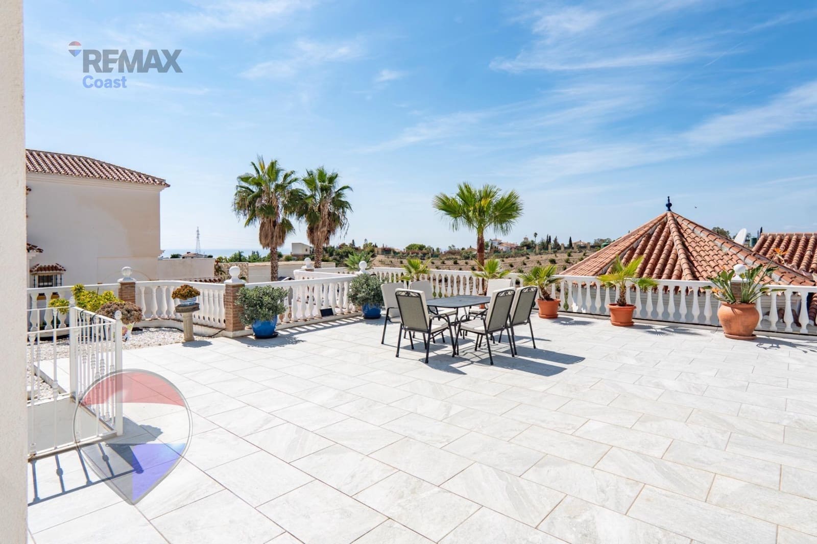 3 soveværelse Villa til salg i Benajarafe med swimmingpool garage - € 575.000 (Ref: 10136209)
