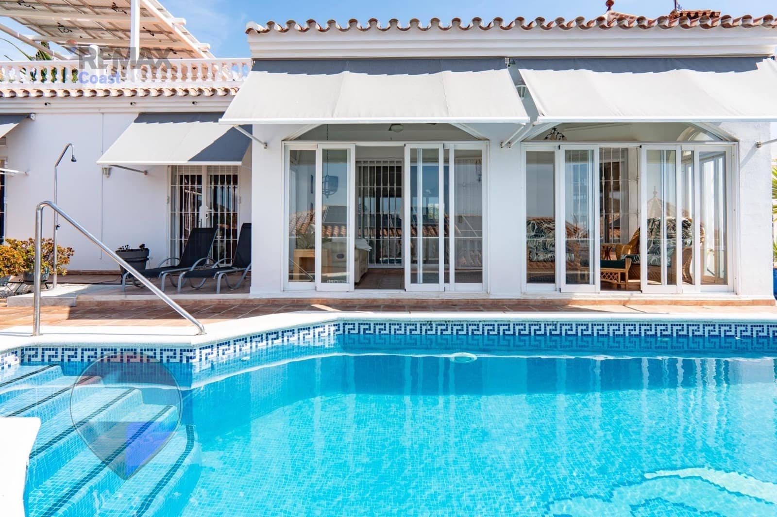 3 soveværelse Villa til salg i Benajarafe med swimmingpool garage - € 575.000 (Ref: 10136209)