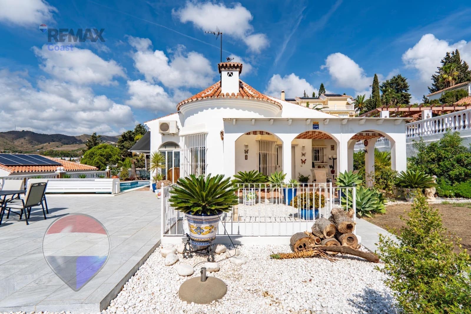 3 soveværelse Villa til salg i Benajarafe med swimmingpool garage - € 575.000 (Ref: 10136209)