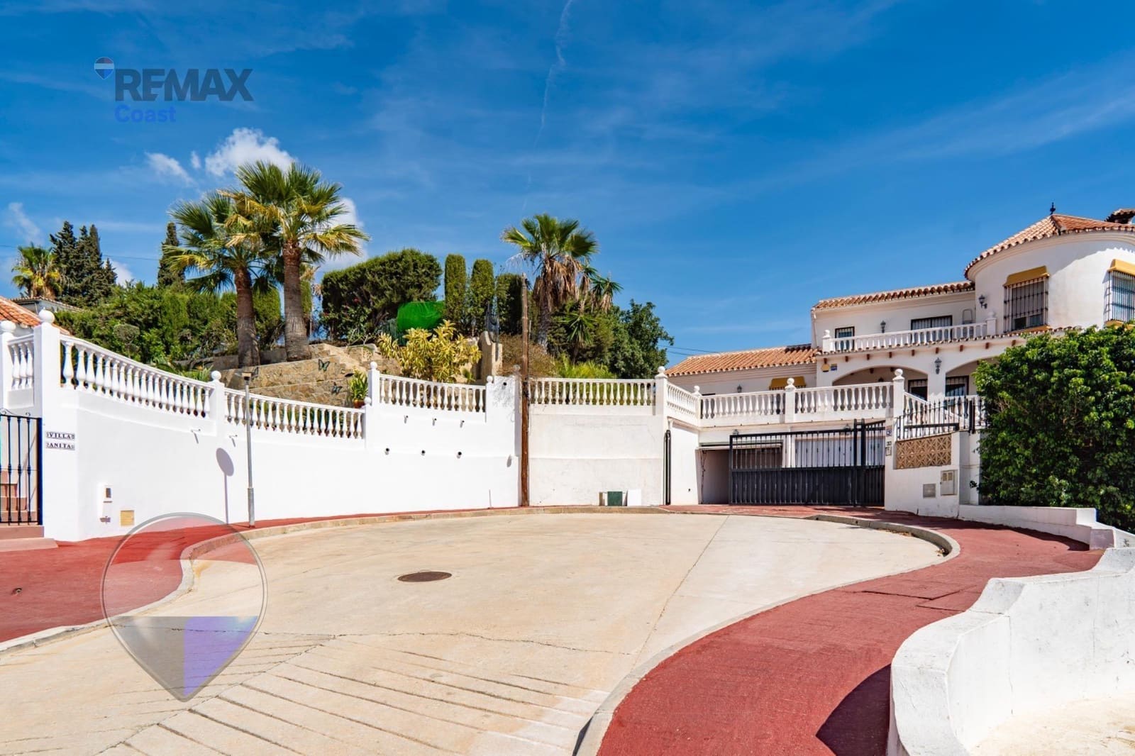 3 soveværelse Villa til salg i Benajarafe med swimmingpool garage - € 575.000 (Ref: 10136209)