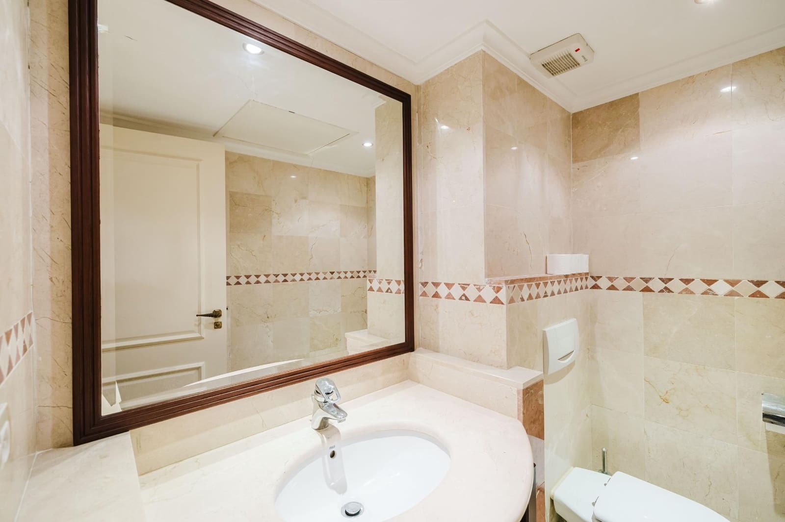 2 sypialnia Apartament na sprzedaż w Estepona z basenem - 995 000 € (Ref: 10159844)