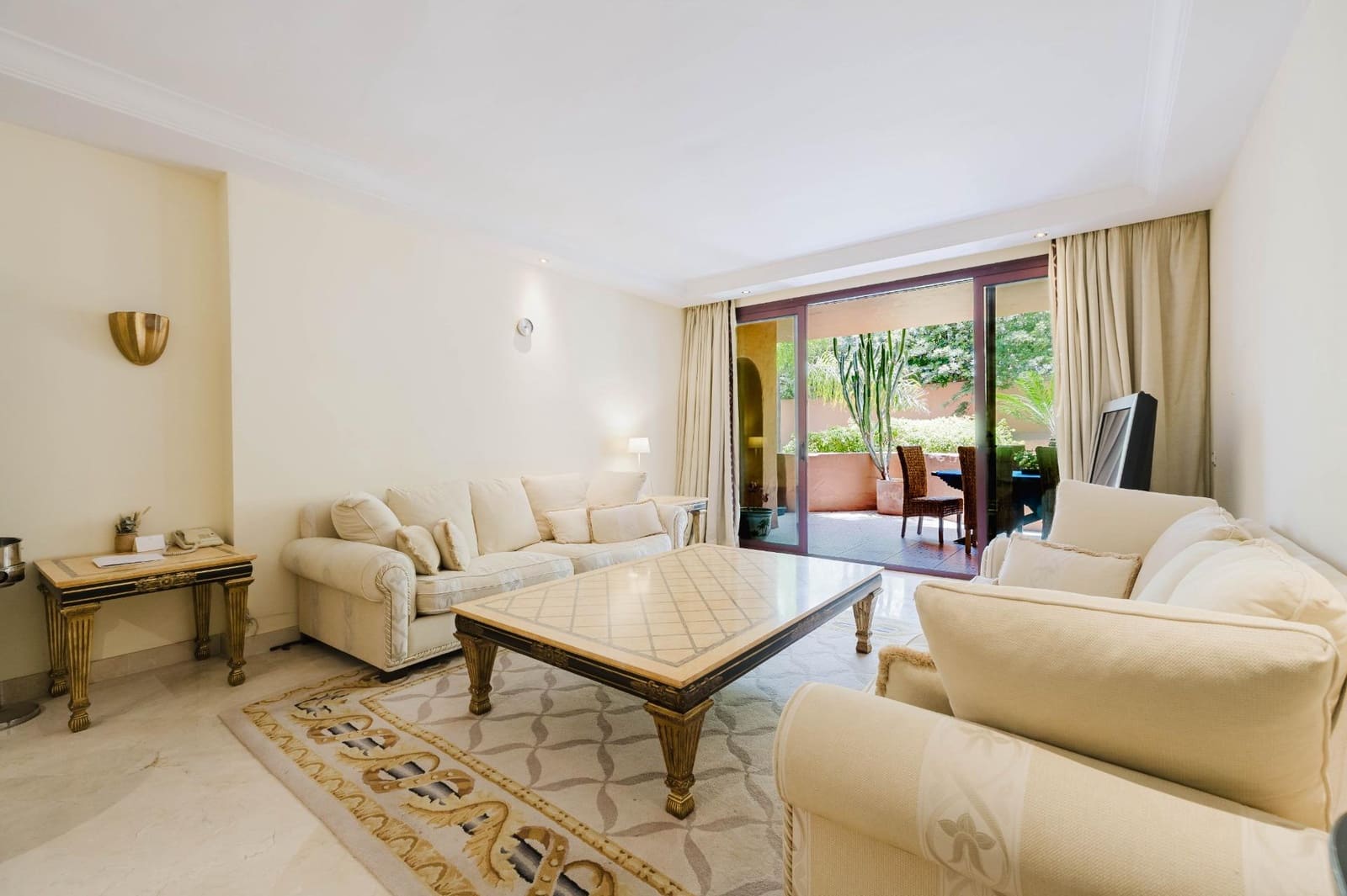 2 sypialnia Apartament na sprzedaż w Estepona z basenem - 995 000 € (Ref: 10159844)