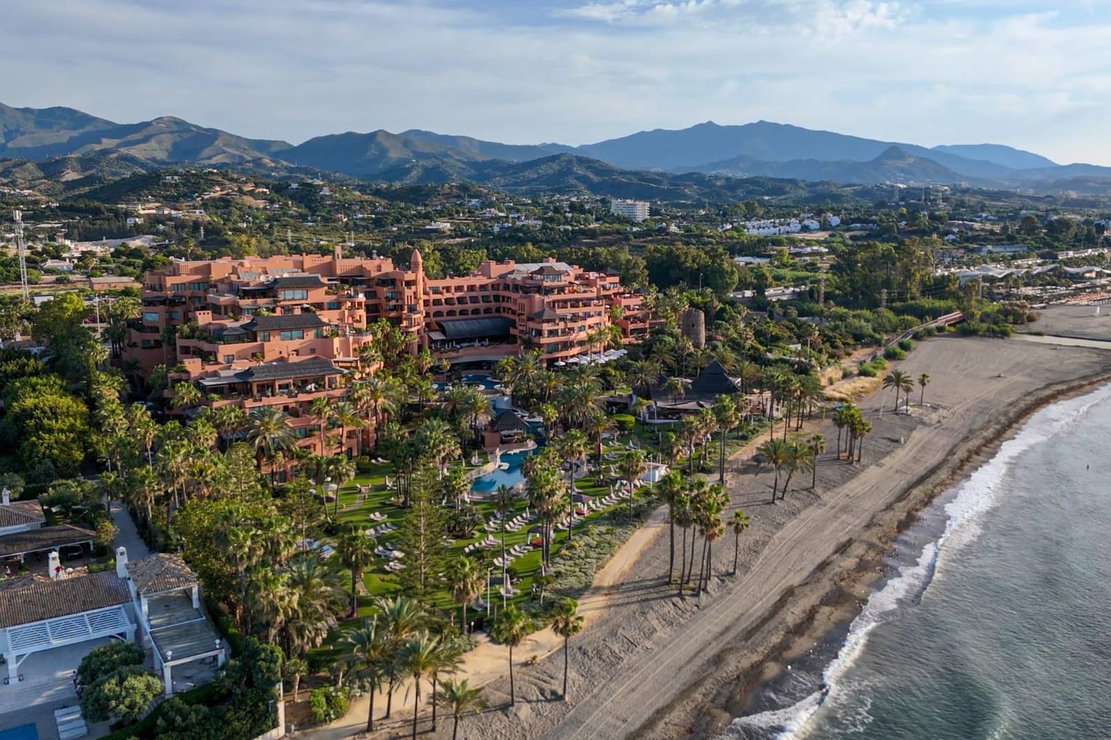 2 sypialnia Apartament na sprzedaż w Estepona z basenem - 995 000 € (Ref: 10159844)
