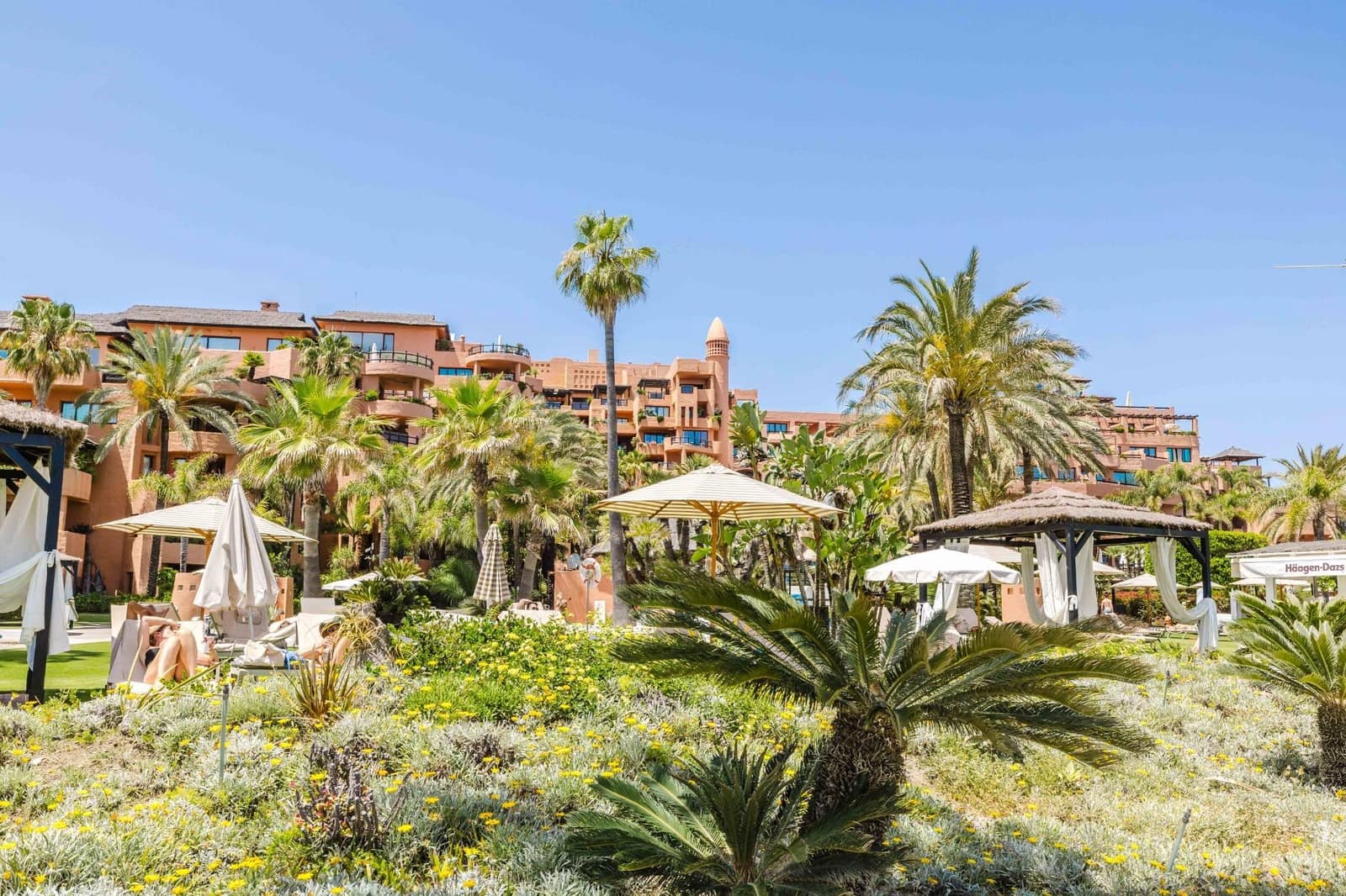 2 sypialnia Apartament na sprzedaż w Estepona z basenem - 995 000 € (Ref: 10159844)