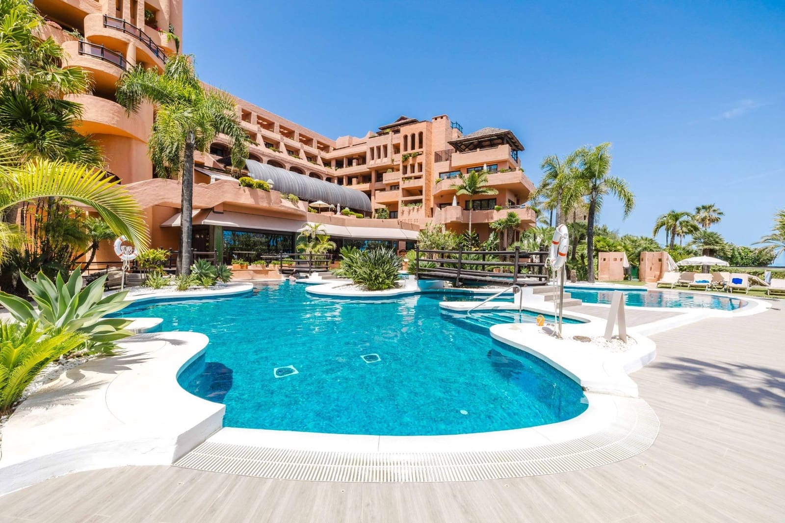 2 sypialnia Apartament na sprzedaż w Estepona z basenem - 995 000 € (Ref: 10159844)
