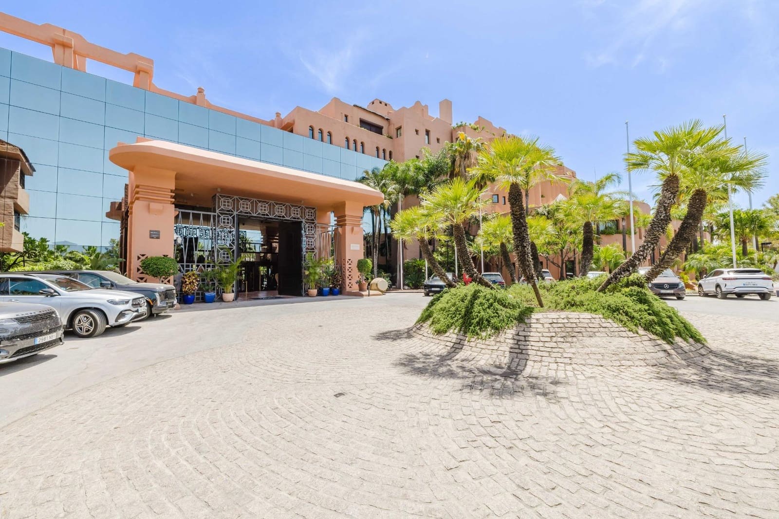 2 sypialnia Apartament na sprzedaż w Estepona z basenem - 995 000 € (Ref: 10159844)