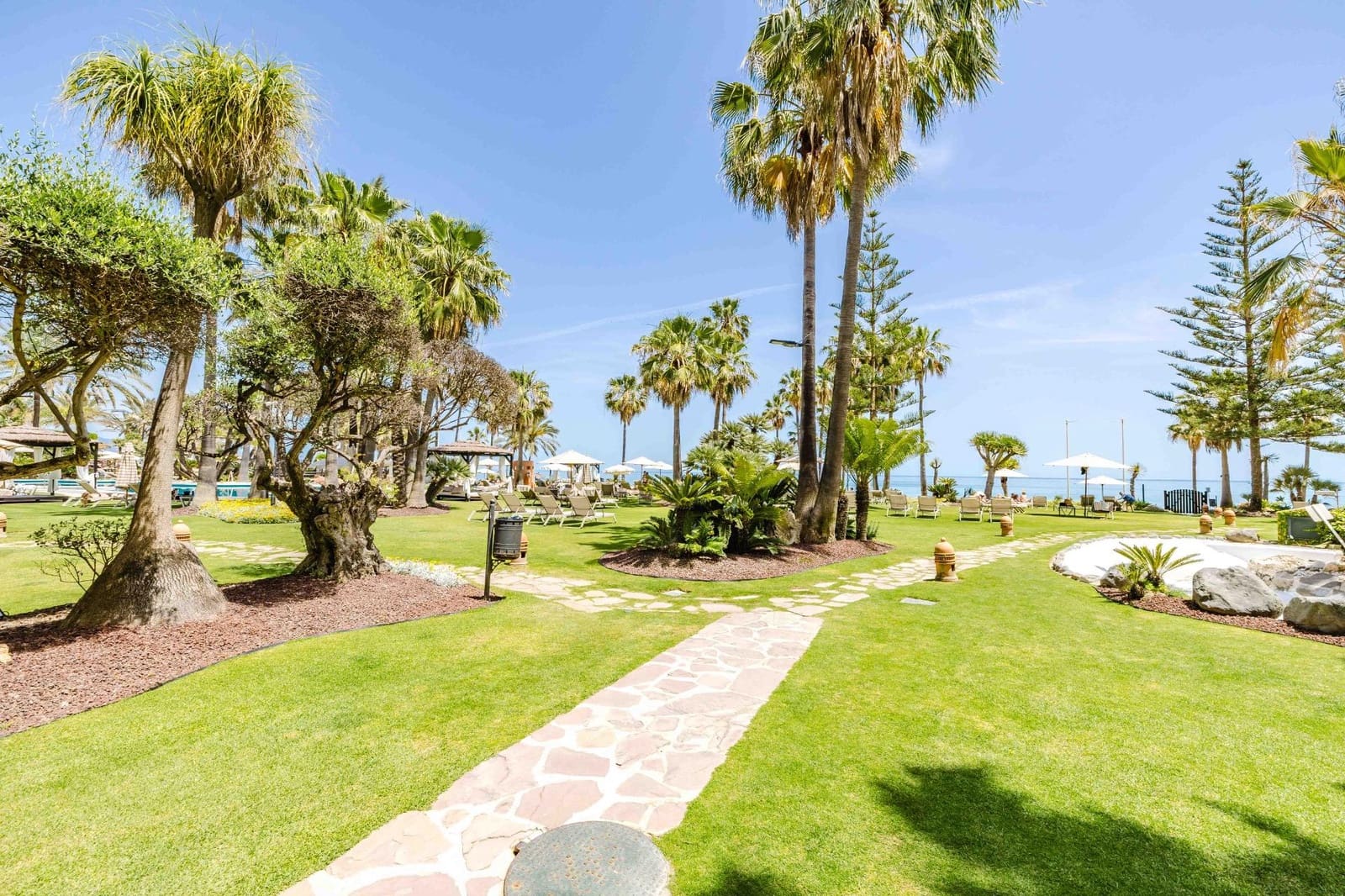 2 sypialnia Apartament na sprzedaż w Estepona z basenem - 995 000 € (Ref: 10159844)