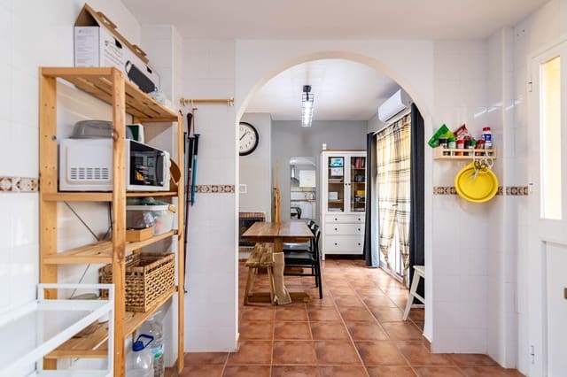 3 soverom Rekkehus til salgs i Sierra de Yeguas med svømmebasseng - € 160 000 (Ref: 10165177)