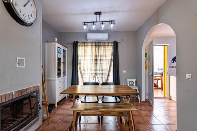 3 soverom Rekkehus til salgs i Sierra de Yeguas med svømmebasseng - € 160 000 (Ref: 10165177)