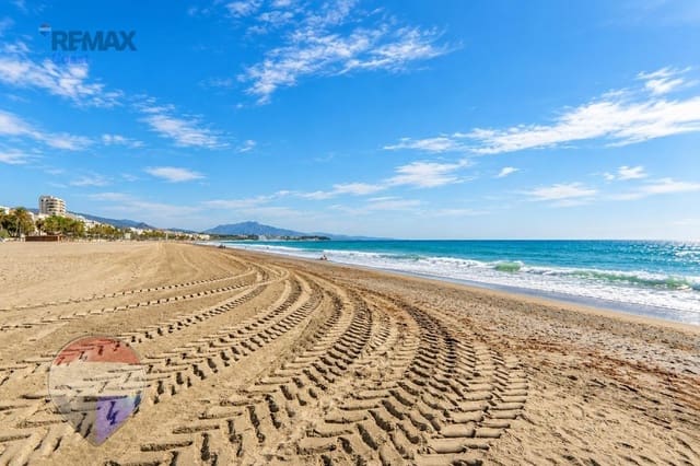3 makuuhuone Huoneisto myytävänä paikassa Puerto de Estepona, Estepona - 439 000 € (Ref: 10166801)