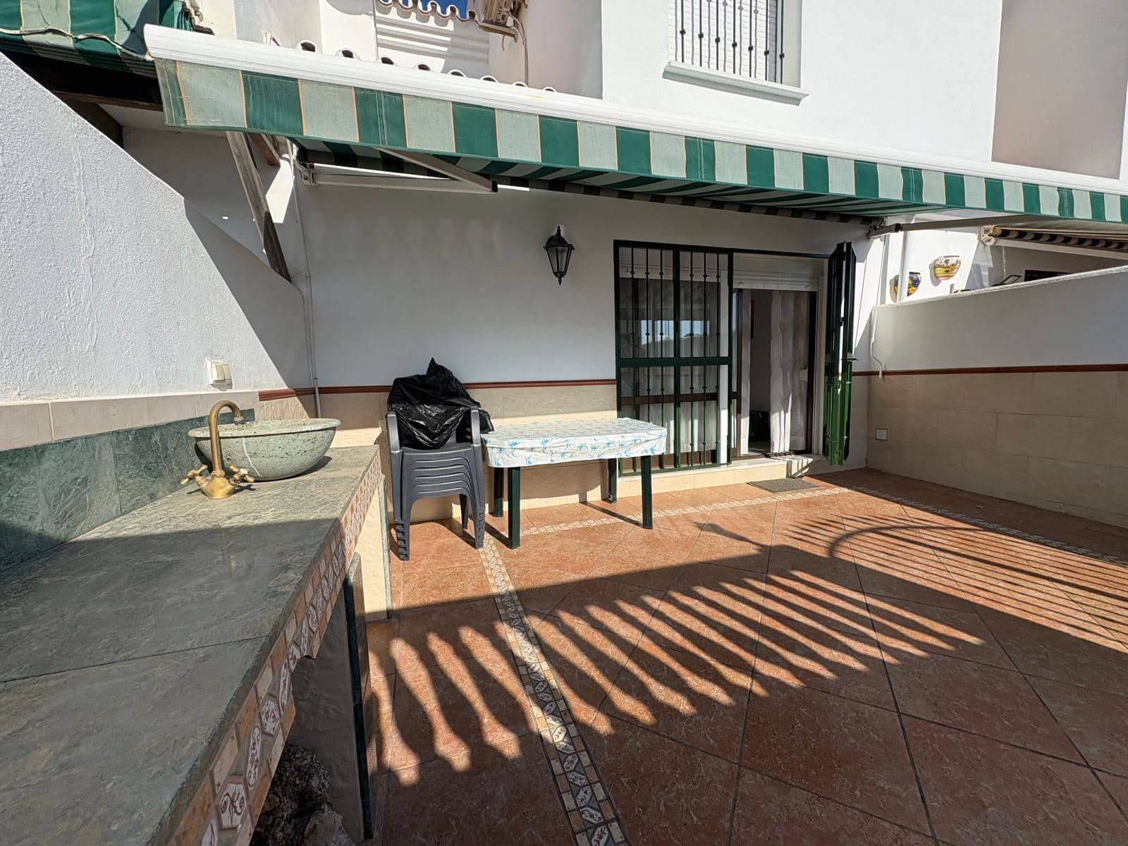 3 Zimmer Reihenhaus zu verkaufen in Caleta de Velez mit Pool - 409.900 € (Ref: 10166802)