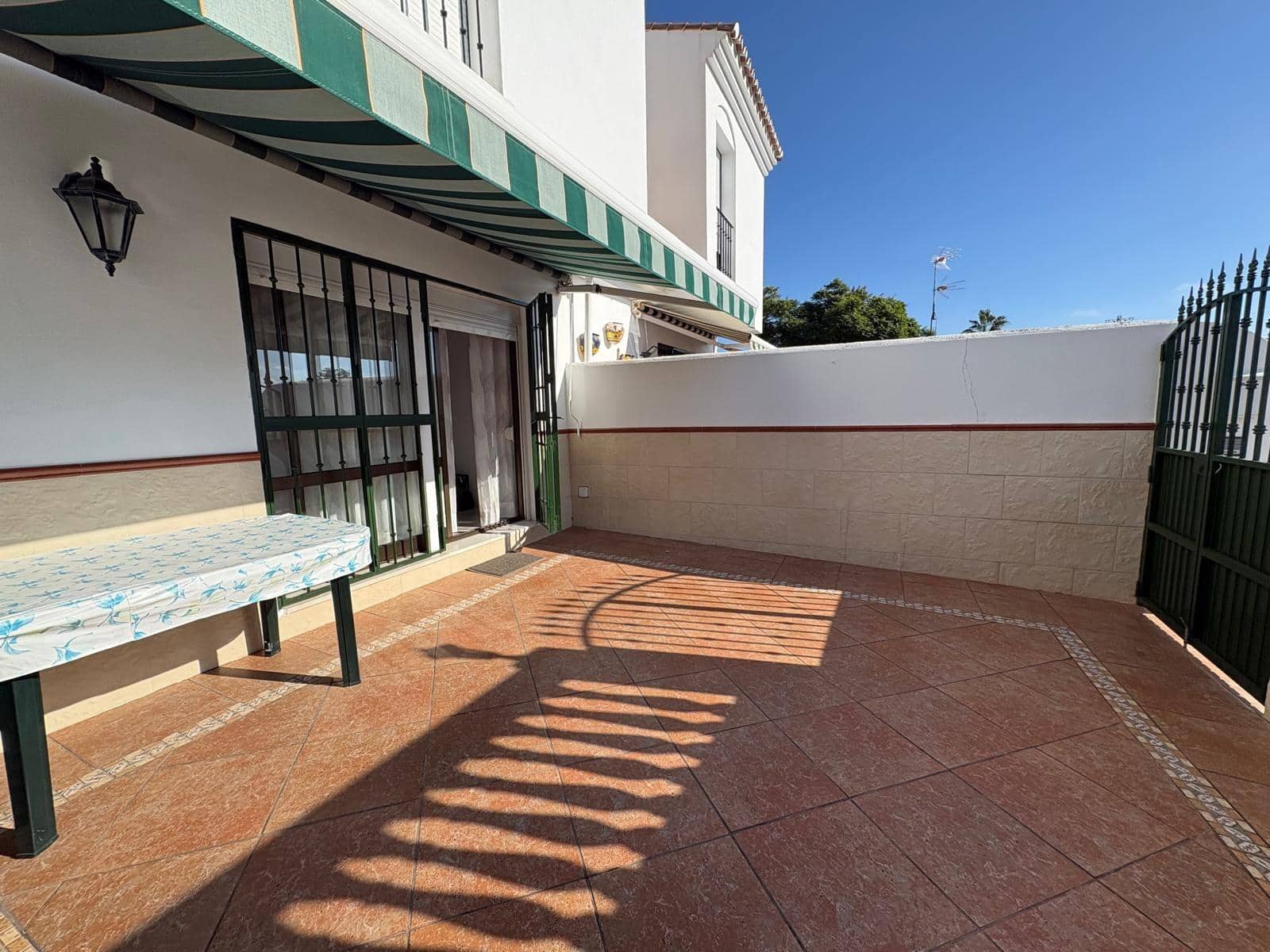 3 Zimmer Reihenhaus zu verkaufen in Caleta de Velez mit Pool - 409.900 € (Ref: 10166802)