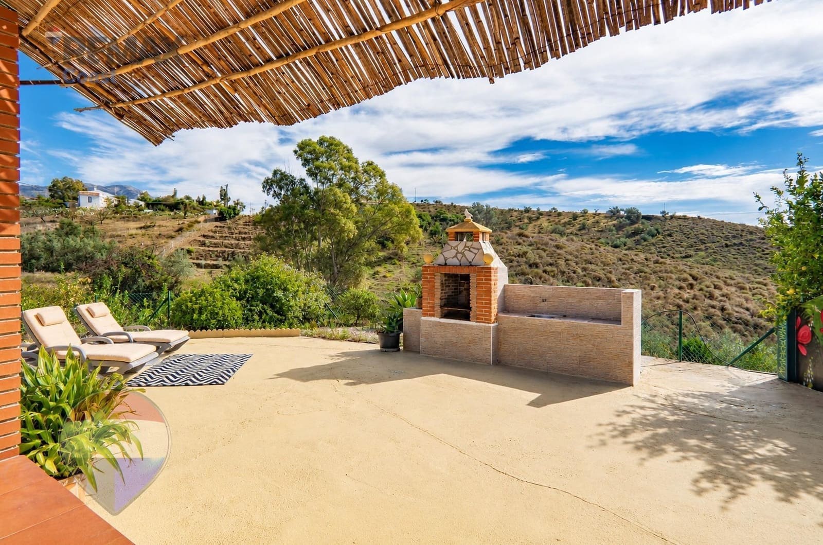 6 soverom Finca/Herregård til salgs i Velez-Malaga med garasje - € 360 000 (Ref: 10183045)