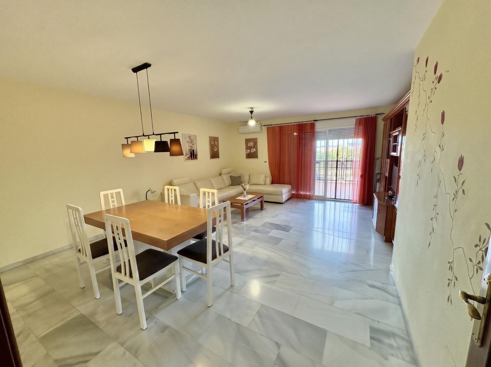Apartamento de 2 habitaciones en Caleta de Vélez en alquiler con piscina garaje - 950 € (Ref: 10183046)