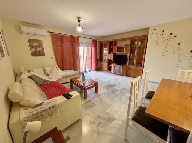Apartamento de 2 habitaciones en Caleta de Vélez, Vélez-Málaga en alquiler con piscina garaje - 950 € (Ref: 10183046)