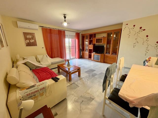 Apartamento de 2 habitaciones en Caleta de Vélez, Vélez-Málaga en alquiler con piscina garaje - 950 € (Ref: 10183046)
