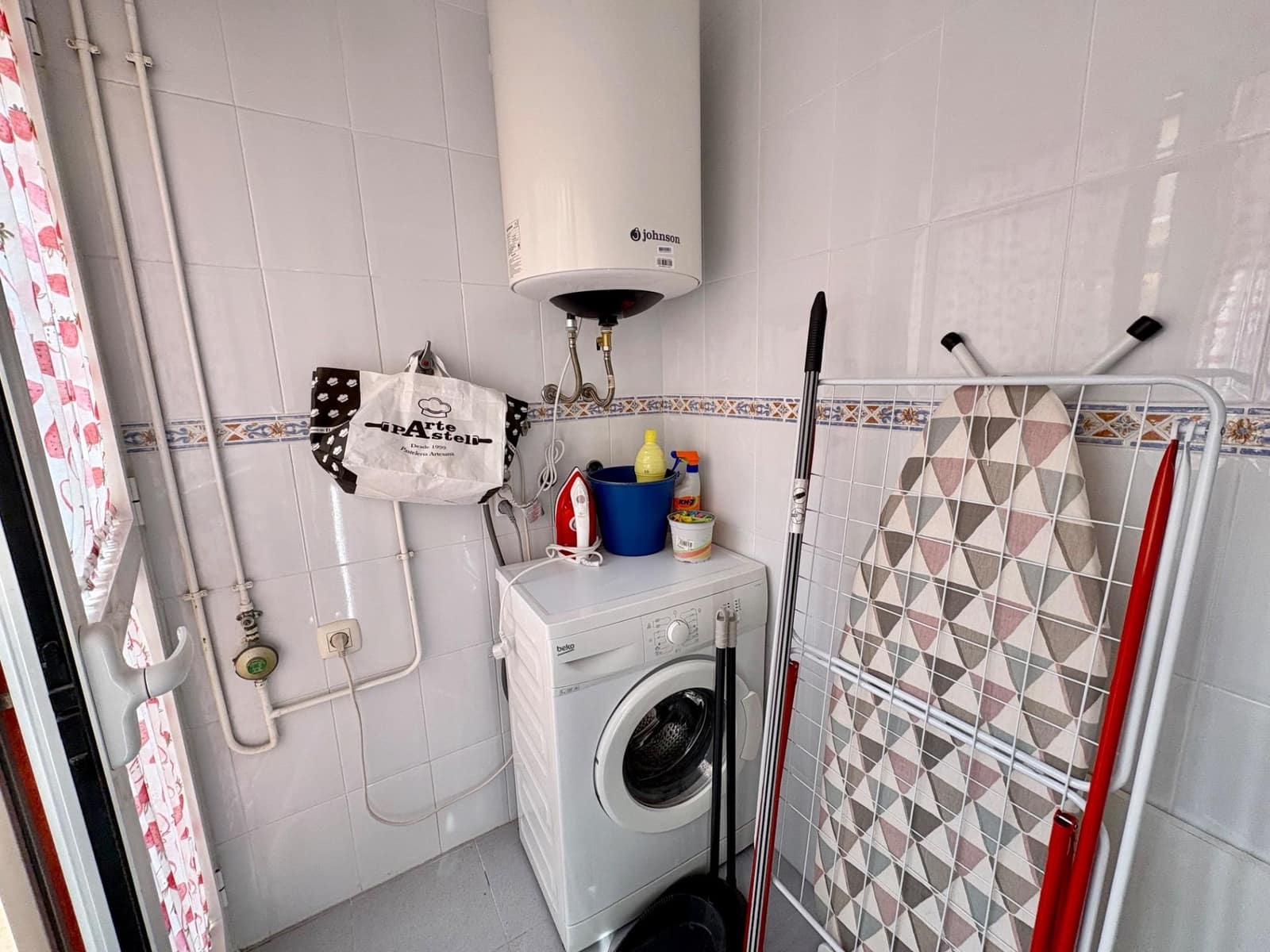 Apartamento de 2 habitaciones en Caleta de Vélez en alquiler con piscina garaje - 950 € (Ref: 10183046)
