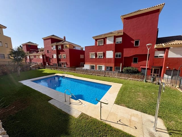 Apartamento de 2 habitaciones en Caleta de Vélez, Vélez-Málaga en alquiler con piscina garaje - 950 € (Ref: 10183046)