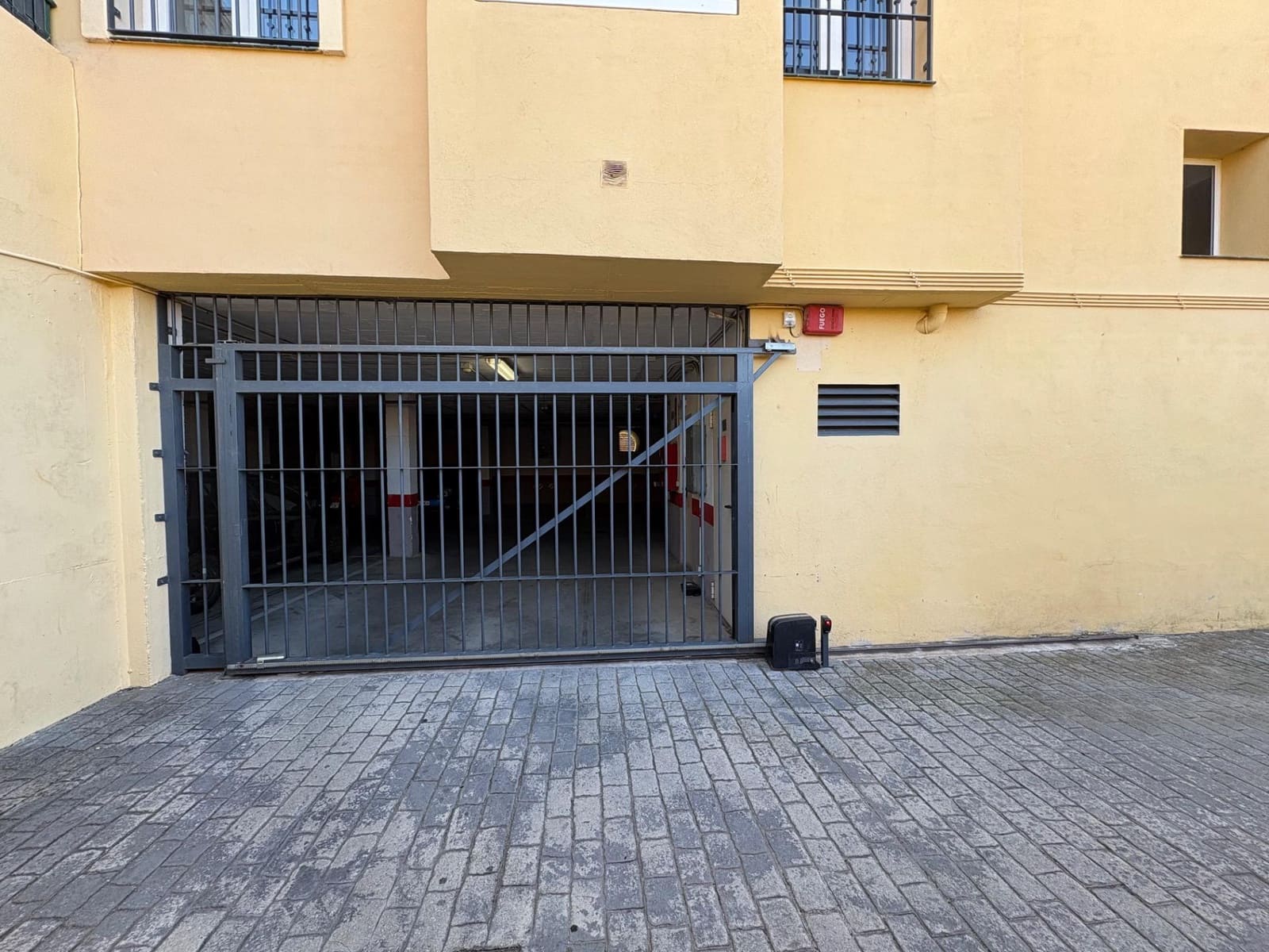Apartamento de 2 habitaciones en Caleta de Vélez en alquiler con piscina garaje - 950 € (Ref: 10183046)