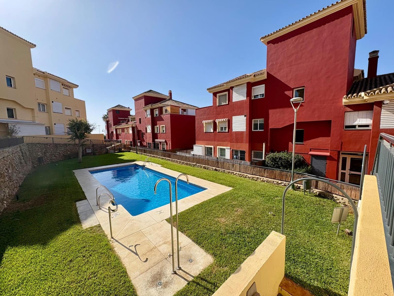 Apartamento de 2 habitaciones en Caleta de Vélez en alquiler con piscina garaje - 950 € (Ref: 10183046)
