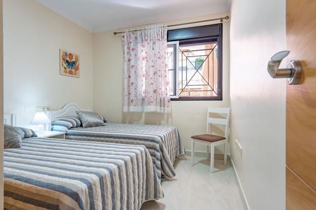 Piso de 2 habitaciones en Almayate, Vélez-Málaga en alquiler con piscina garaje - 950 € (Ref: 10187245)