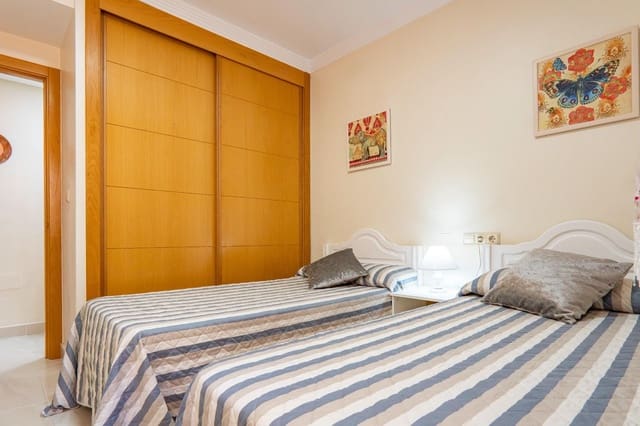Piso de 2 habitaciones en Almayate, Vélez-Málaga en alquiler con piscina garaje - 950 € (Ref: 10187245)