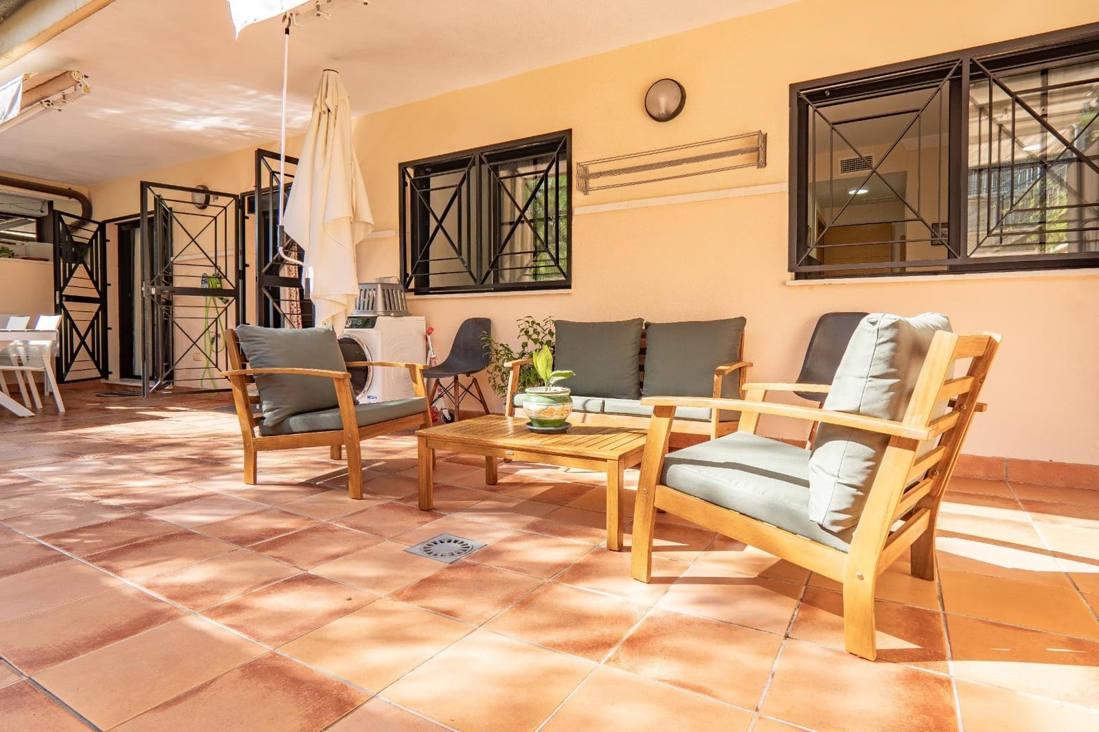 2 quarto Apartamento para arrendar em Almayate com piscina garagem - 950 € (Ref: 10187245)