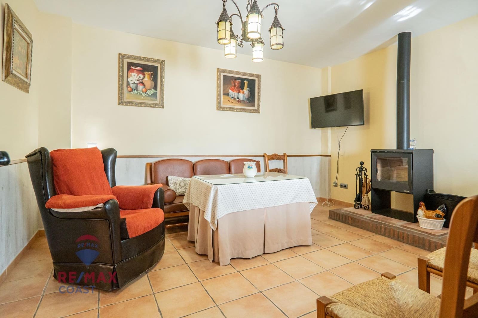 6 bedroom Finca/Country House for sale in Colmenar - € 395,000 (Ref: 7546777)