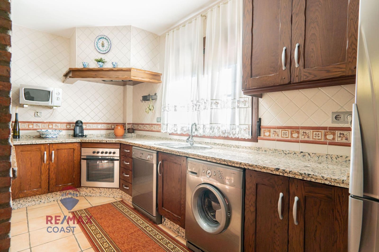 6 bedroom Finca/Country House for sale in Colmenar - € 395,000 (Ref: 7546777)