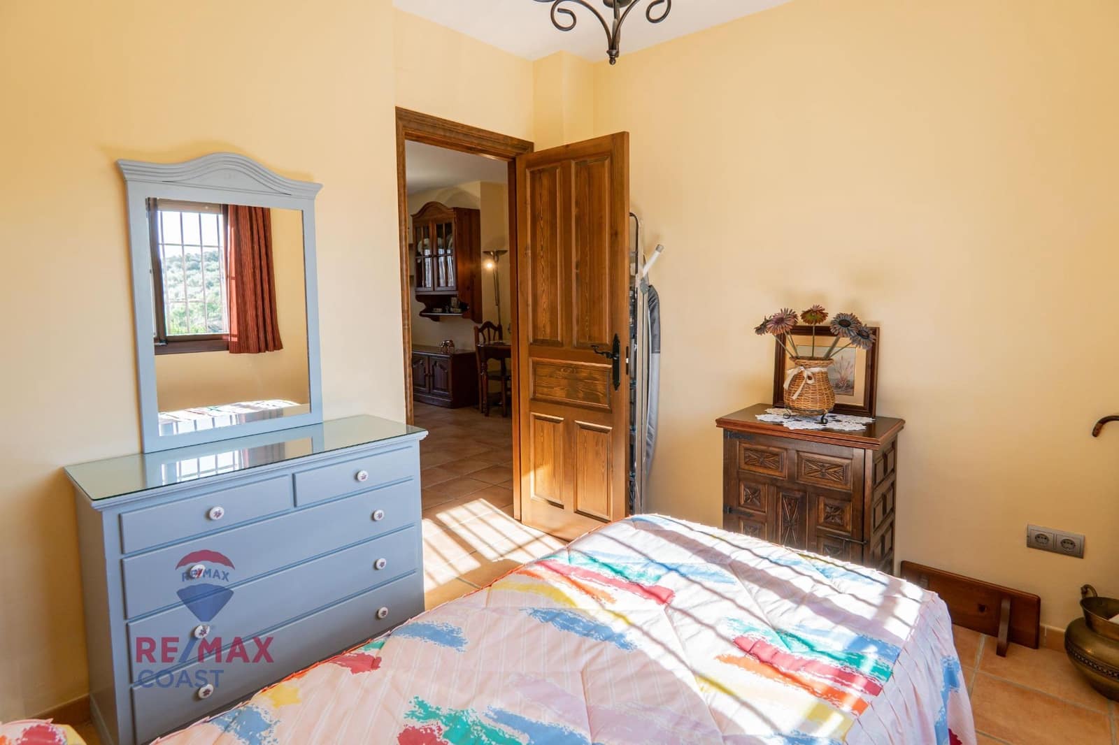 6 bedroom Finca/Country House for sale in Colmenar - € 395,000 (Ref: 7546777)