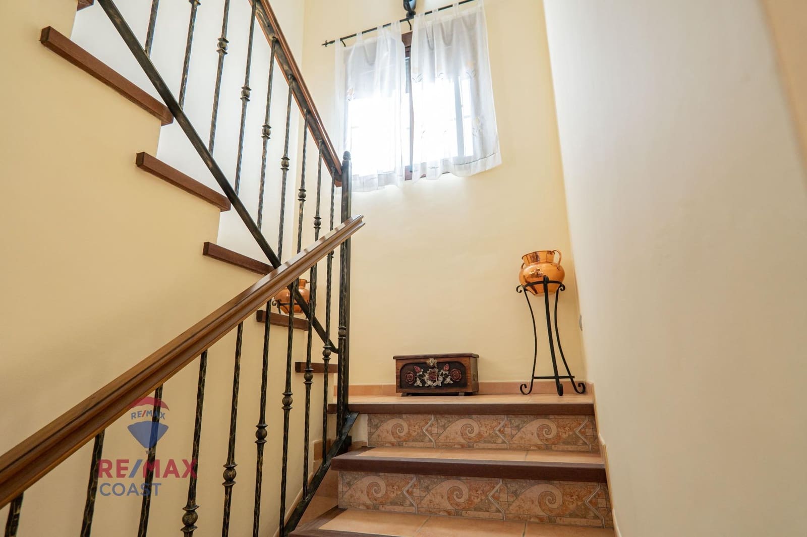 6 bedroom Finca/Country House for sale in Colmenar - € 395,000 (Ref: 7546777)