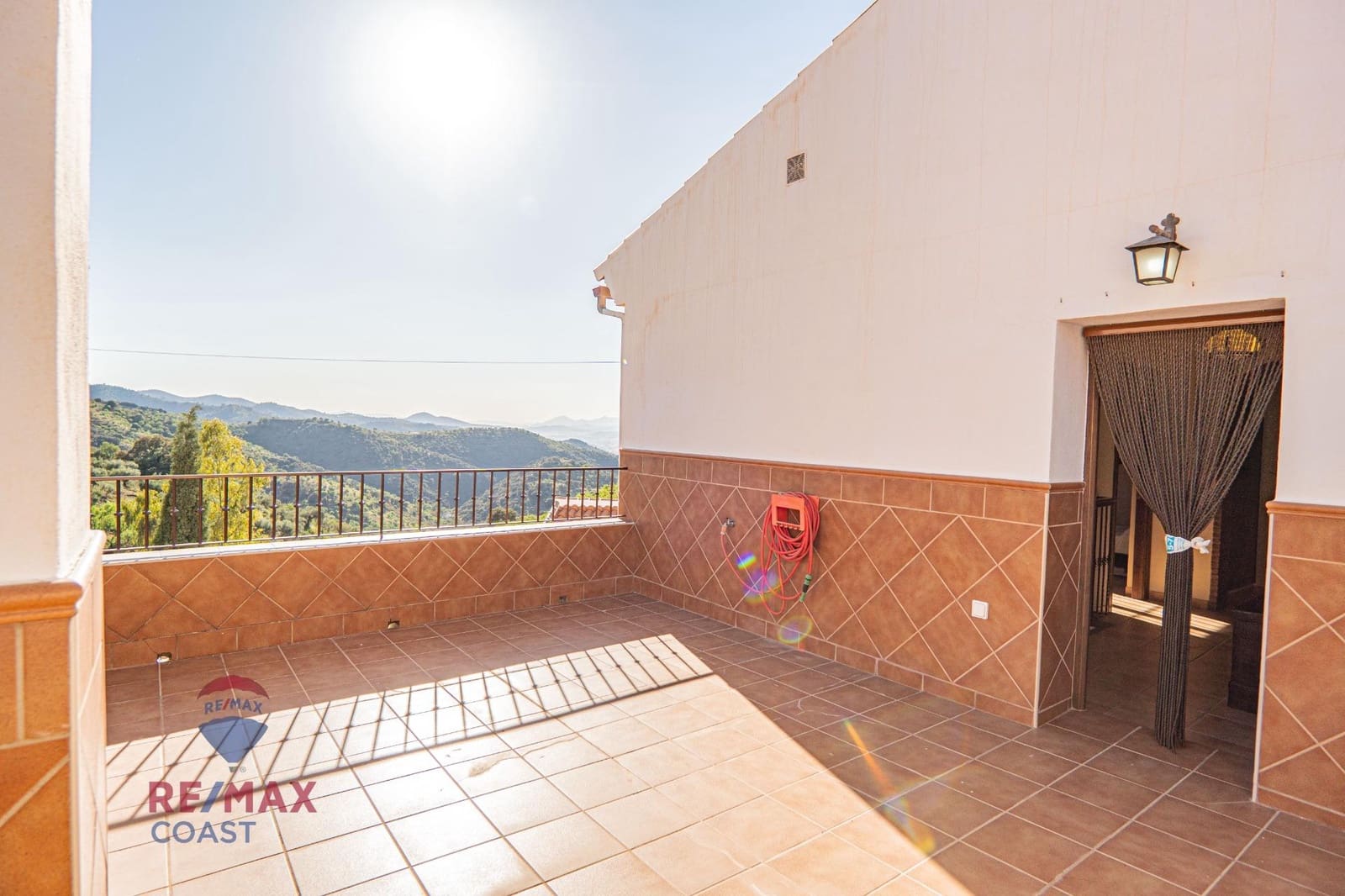 6 bedroom Finca/Country House for sale in Colmenar - € 395,000 (Ref: 7546777)