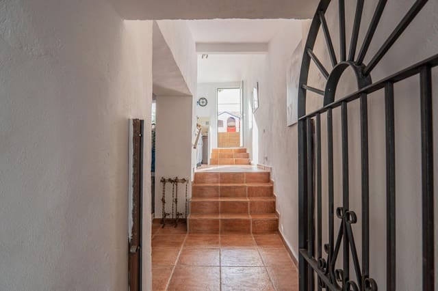 4 soveværelse Villa til salg i Pizarra med swimmingpool - € 279.000 (Ref: 7862505)