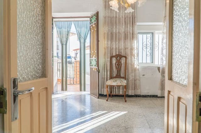 4 makuuhuone Omakotitalo myytävänä paikassa El Borge - 79 000 € (Ref: 8138870)