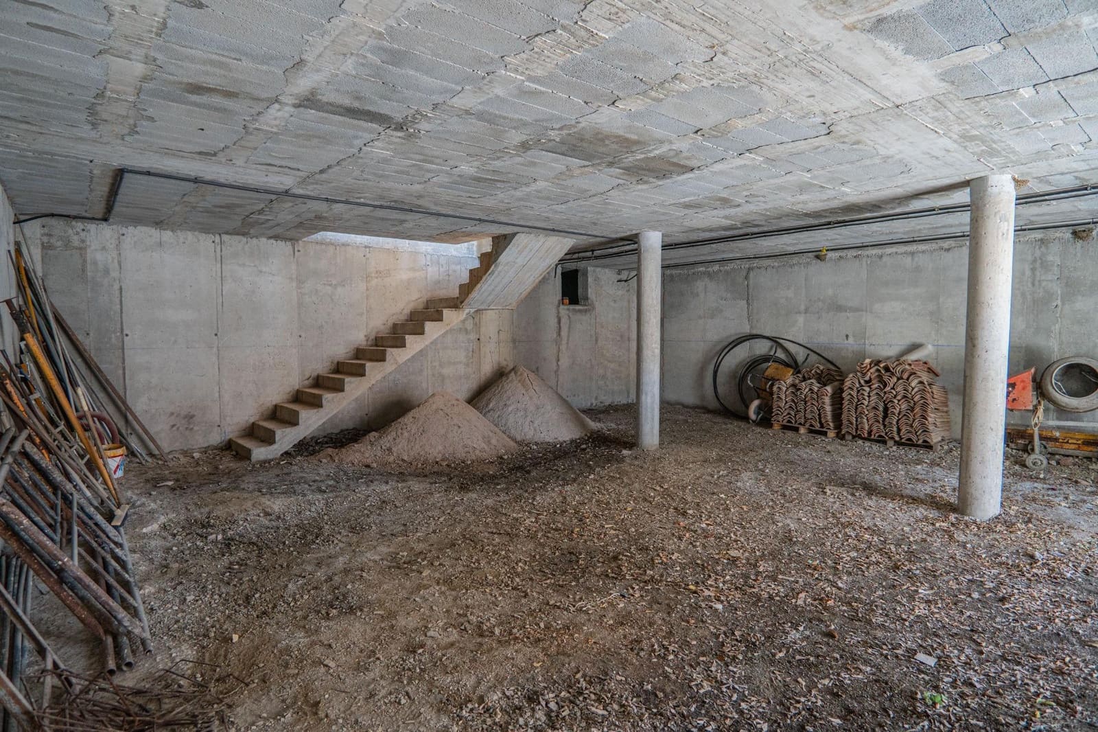 4 bedroom Villa for sale in Benaque - € 149,000 (Ref: 8254165)