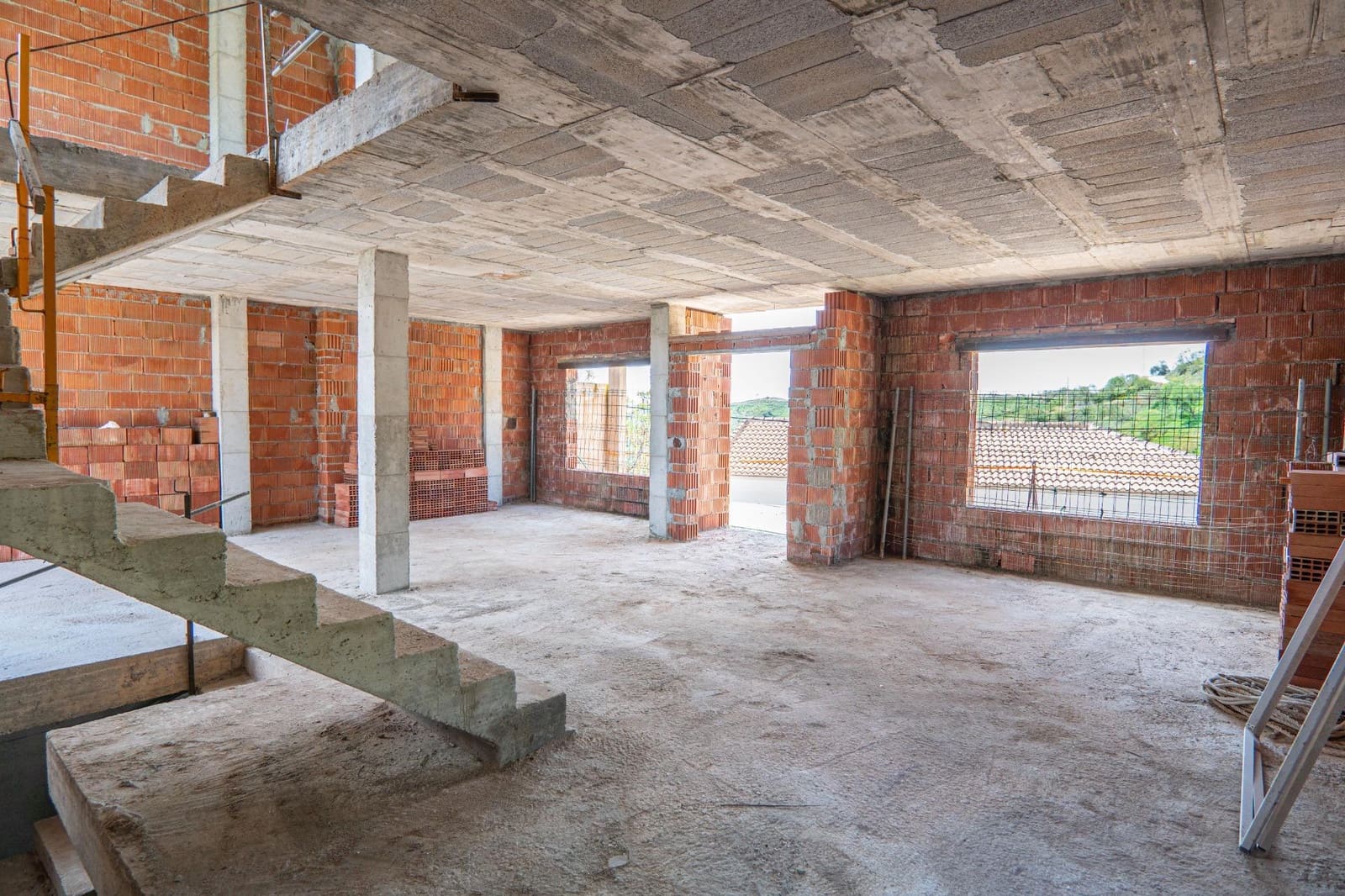 4 bedroom Villa for sale in Benaque - € 149,000 (Ref: 8254165)