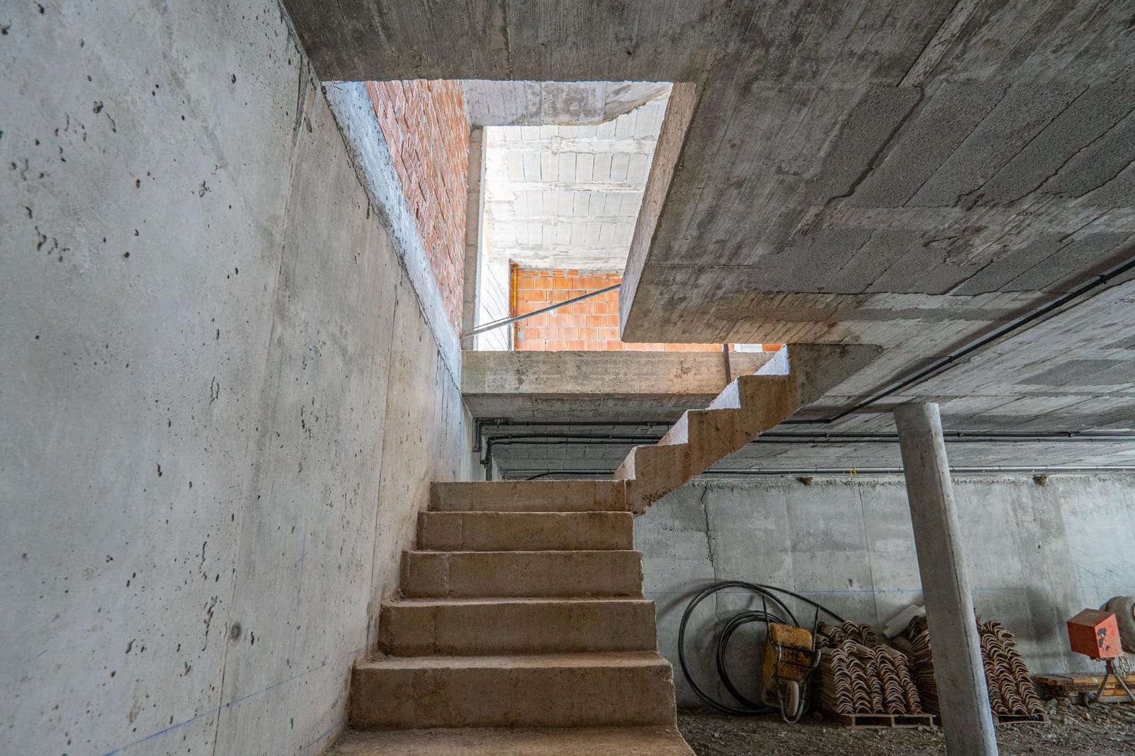 4 bedroom Villa for sale in Benaque - € 149,000 (Ref: 8254165)