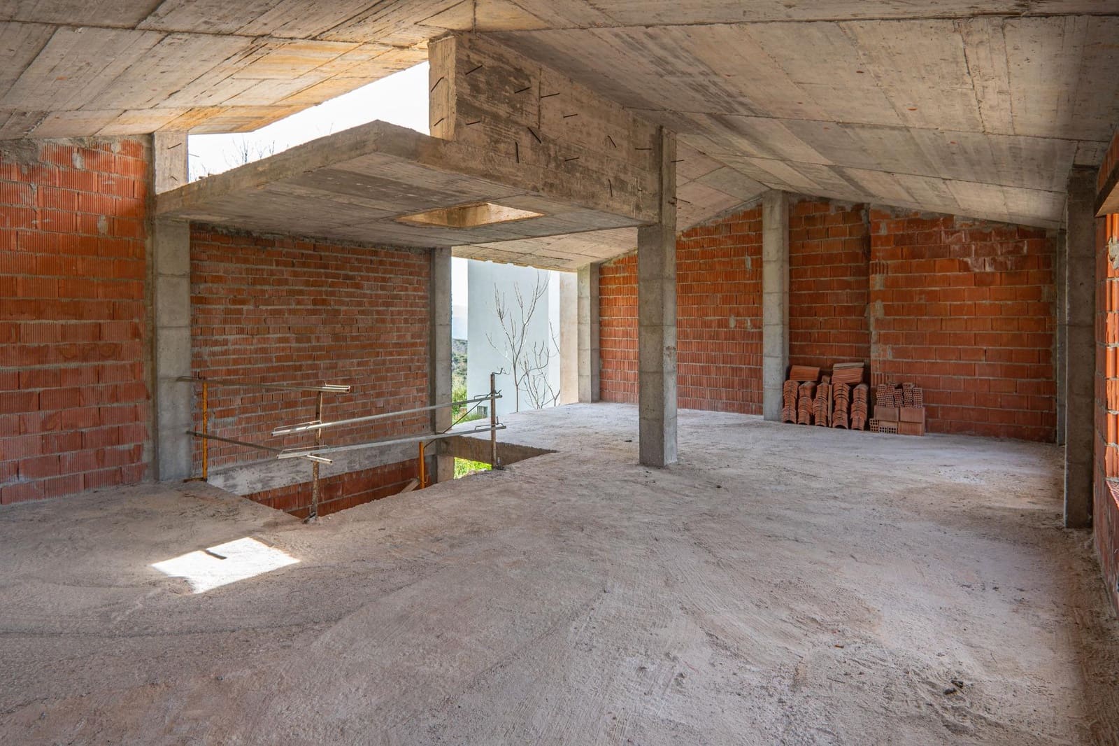 4 bedroom Villa for sale in Benaque - € 149,000 (Ref: 8254165)