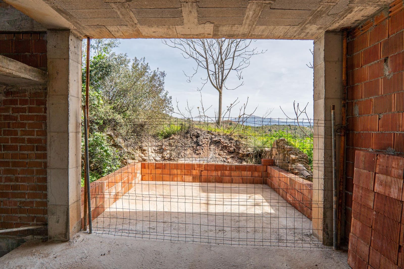 4 bedroom Villa for sale in Benaque - € 149,000 (Ref: 8254165)