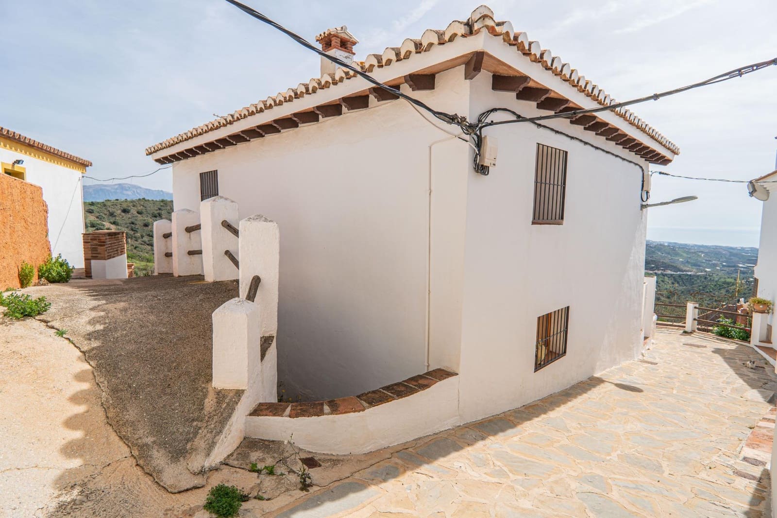 4 bedroom Villa for sale in Benaque - € 149,000 (Ref: 8254165)