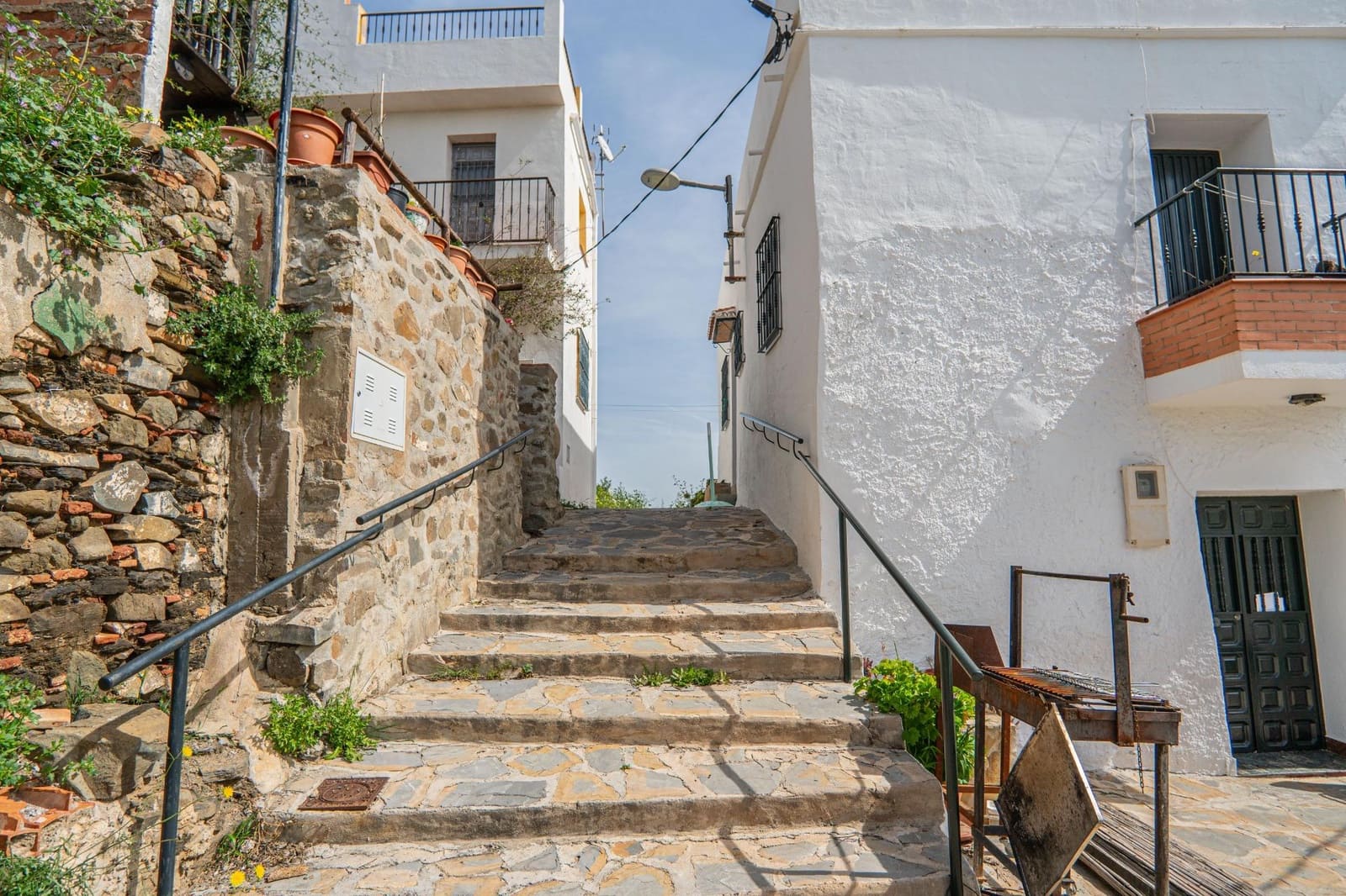 4 bedroom Villa for sale in Benaque - € 149,000 (Ref: 8254165)