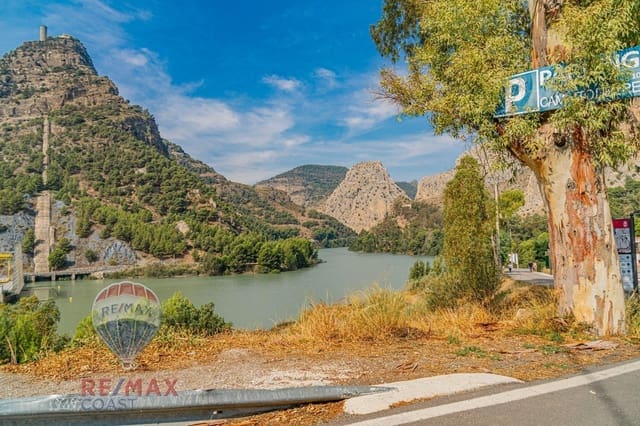 4 sypialnia Finka/Dom wiejski na sprzedaż w El Chorro, Alora z garażem - 175 000 € (Ref: 8338015)