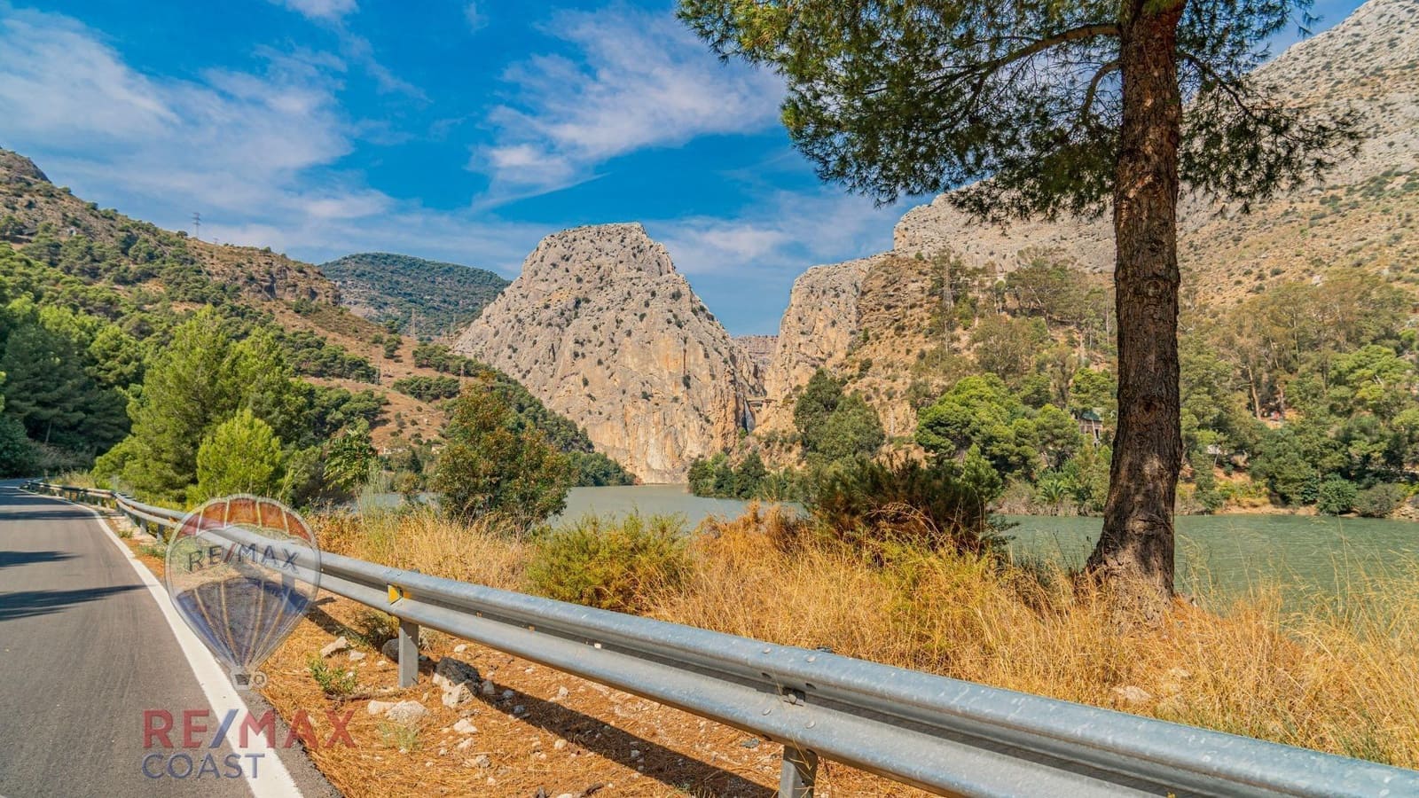 4 soveværelse Finca/Landehus til salg i El Chorro med garage - € 175.000 (Ref: 8338015)